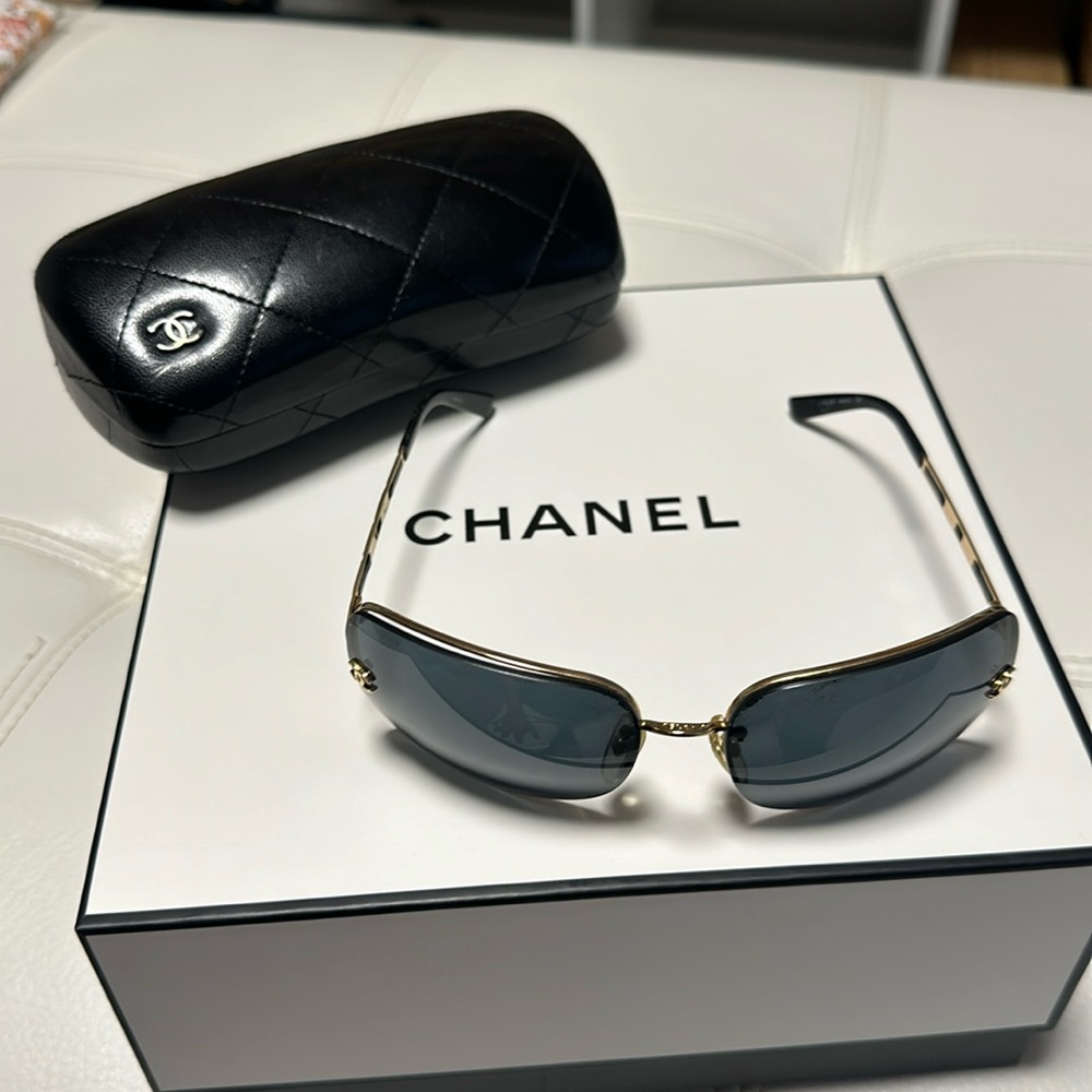 CHANEL Gold-Tone Frame Sunglasses with Black Lenses